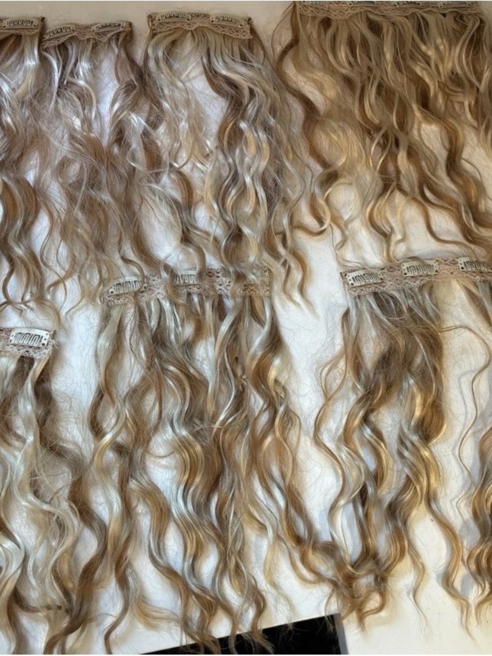 Blonde Wavy Clip-In Hair Extensions - Natural Blonde